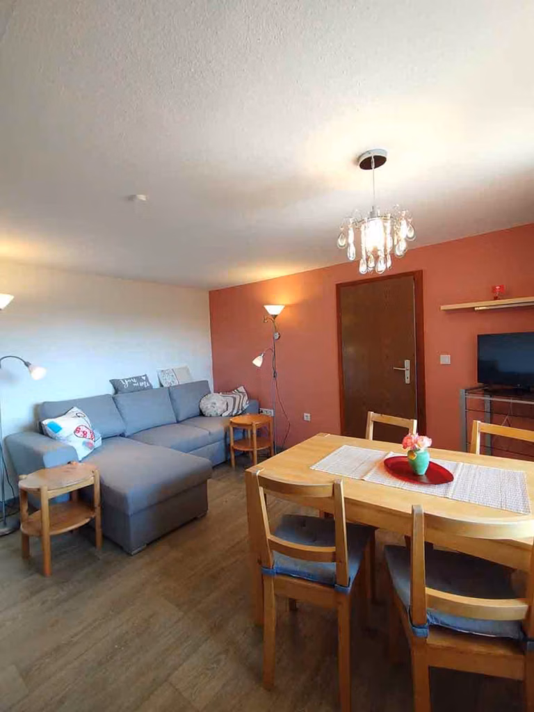 Blick in den Wohnraum 01 — Ferienwohnung Pieper Mittelndorf